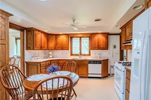 10073 Delsy Dr, North Royalton, OH 44133 - Photo 5