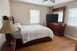 809 33rd St, Vienna, WV 26105 - Photo 9