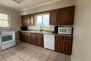 809 33rd St, Vienna, WV 26105 - Photo 7