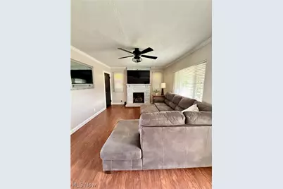 809 33rd Street, Vienna, WV 26105 - Photo 3
