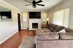 809 33rd St, Vienna, WV 26105 - Photo 3