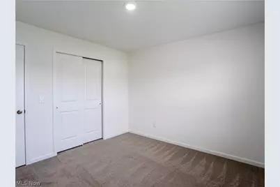 421 River Run Drive, Elyria, OH 44035 - Photo 33