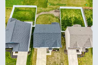 421 River Run Drive, Elyria, OH 44035 - Photo 3