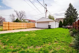 4423 Grantwood Dr, Parma, OH 44134 - Photo 5