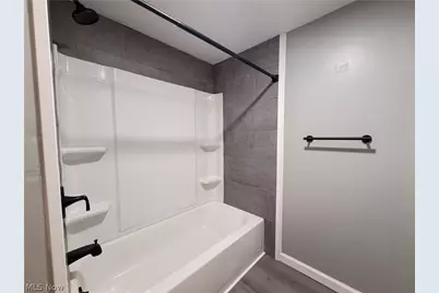 2670 Himelrigh Boulevard, Barberton, OH 44203 - Photo 33