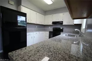 300 Northland Dr, Medina, OH 44256 - Photo 5