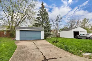 20710 Fuller Ave, Euclid, OH 44123 - Photo 23