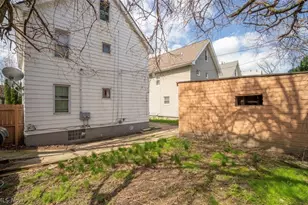 817 Alhambra Rd, Loveland, OH 44110 - Photo 5