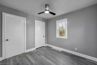 12316 Upper Sunset Drive, Garfield Heights, OH 44125 - Photo 11