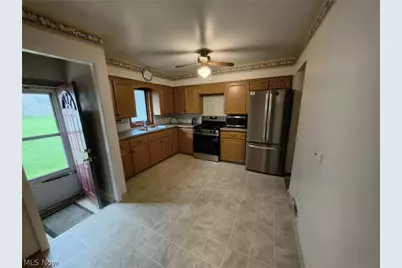 11531 Barrington Boulevard, Parma Heights, OH 44130 - Photo 5