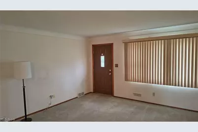 11531 Barrington Boulevard, Parma Heights, OH 44130 - Photo 9