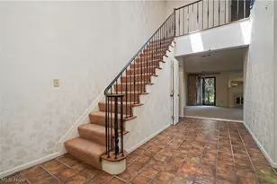 624 Hampton Ridge Dr, Akron, OH 44313 - Photo 5