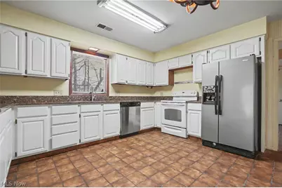 624 Hampton Ridge Drive, Akron, OH 44313 - Photo 13
