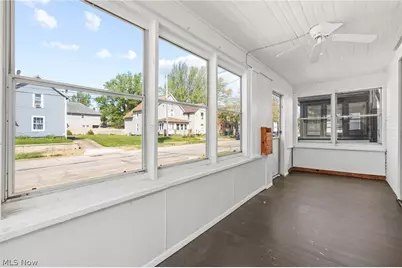 299 NW 5th Street NW, Barberton, OH 44203 - Photo 13