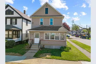 299 NW 5th Street NW, Barberton, OH 44203 - Photo 1