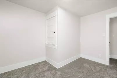 299 NW 5th Street NW, Barberton, OH 44203 - Photo 15
