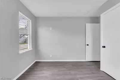 19703 Fairway Avenue, Maple Heights, OH 44137 - Photo 13