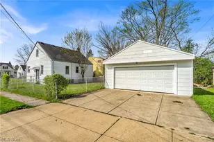 19703 Fairway Ave, Maple Heights, OH 44137 - Photo 25