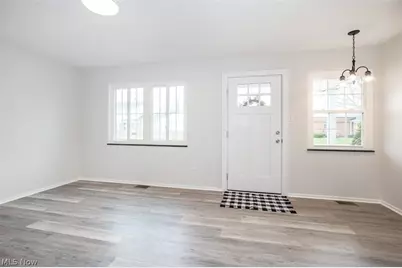 199 E 235th Street, Euclid, OH 44123 - Photo 5