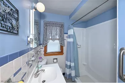 17812 Dalewood Avenue, Maple Heights, OH 44137 - Photo 9