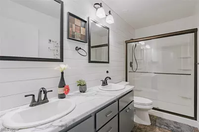 22156 Meadowsouth Court, Strongsville, OH 44149 - Photo 17
