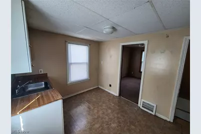 19850 Ormiston Avenue, Euclid, OH 44119 - Photo 9
