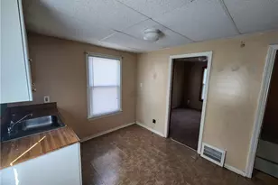 19850 Ormiston Ave, Euclid, OH 44119 - Photo 9