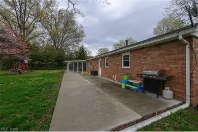 819 E 5th Street, Dover, OH 44622 - Photo 3