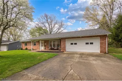 819 E 5th Street, Dover, OH 44622 - Photo 1