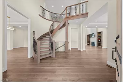5084 Neptune Oval, Solon, OH 44139 - Photo 5