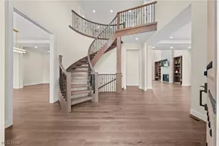 5084 Neptune Ovl, Solon, OH 44139 - Photo 5