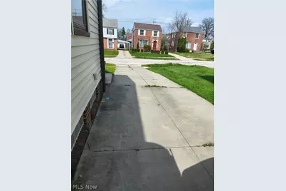 21104 Clare Avenue, Maple Heights, OH 44137 - Photo 5