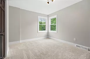 2203 S Medina Line Rd, Wadsworth, OH 44281 - Photo 27