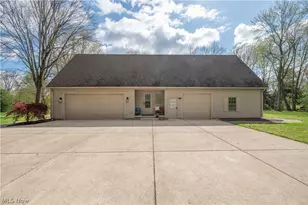 4306 Janell Ct, Canfield, OH 44406 - Photo 9