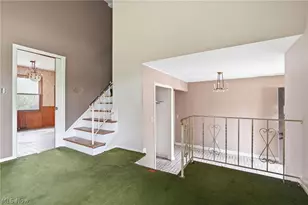 25478 Maidstone Ln, Beachwood, OH 44122 - Photo 3