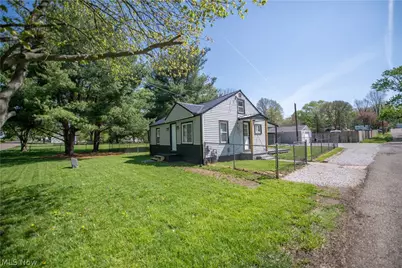 324 Charlotte Avenue SE, Canton, OH 44707 - Photo 3