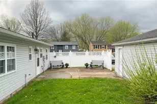 9841 Green Dr, Windham, OH 44288 - Photo 7