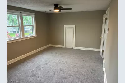 18 Youtz Avenue, Akron, OH 44301 - Photo 17