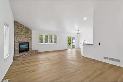 710 Erie Road, Eastlake, OH 44095 - Photo 9