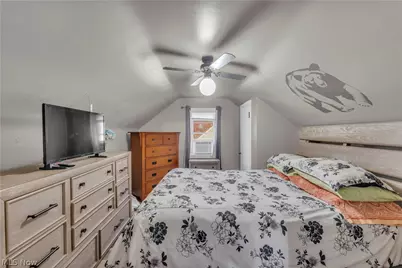 13004 Rockside Road, Garfield Heights, OH 44125 - Photo 17