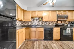 7390 Creekwood Dr, North Royalton, OH 44133 - Photo 7