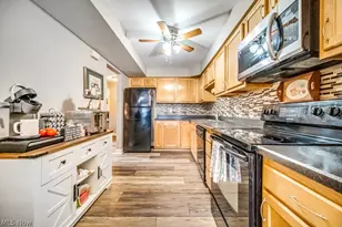 7390 Creekwood Dr, North Royalton, OH 44133 - Photo 9