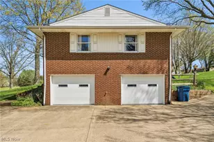 2430 Easton St NE, Canton, OH 44721 - Photo 3