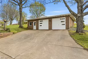 2430 Easton St NE, Canton, OH 44721 - Photo 5