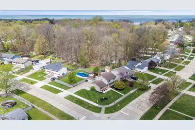 5660 Marine Parkway, Mentor on the Lake, OH 44060 - Photo 3
