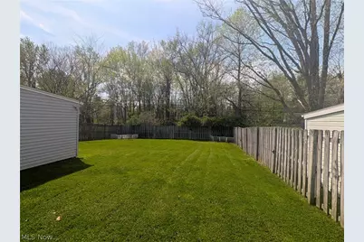 1140 Iroquois Avenue, Mayfield Heights, OH 44124 - Photo 3