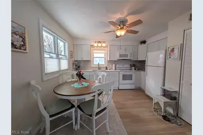 1140 Iroquois Avenue, Mayfield Heights, OH 44124 - Photo 5