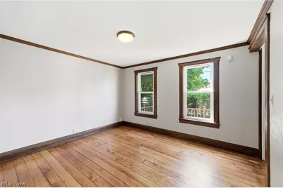 801 College Avenue, Loveland, OH 44113 - Photo 9