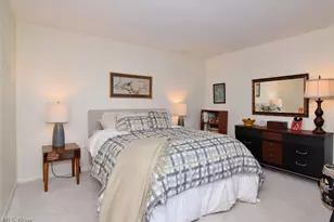 570-21 Russet Woods Ln, Aurora, OH 44202 - Photo 7