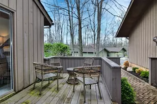 570-21 Russet Woods Ln, Aurora, OH 44202 - Photo 3